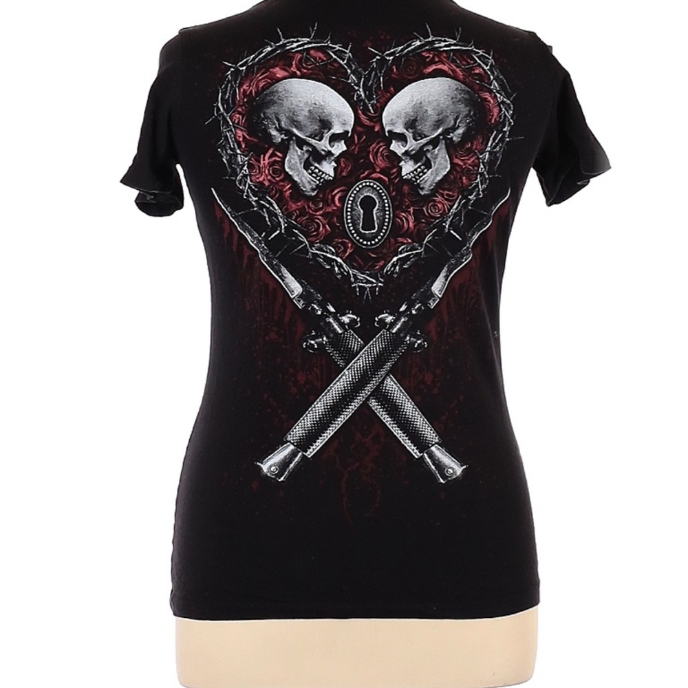Tee shirt skull love